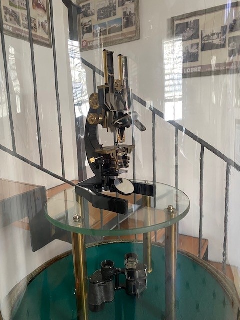 A Microscope from the 1935 Brussels World Exhibition